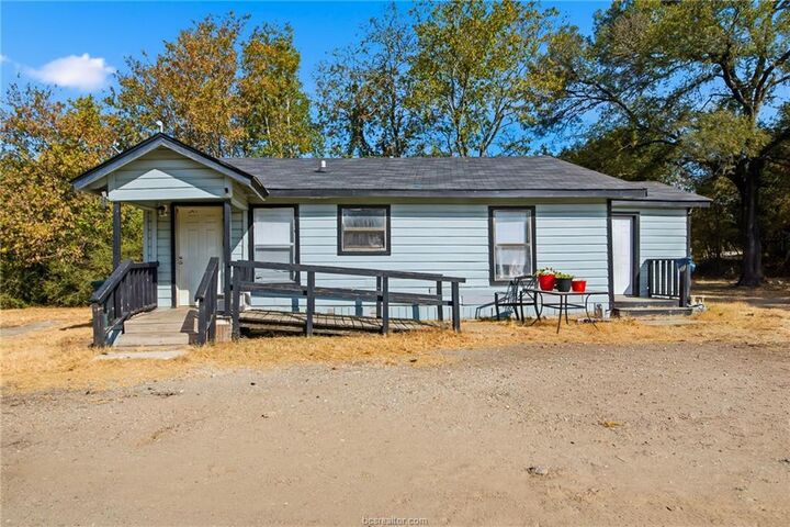 Property Photo:  906 West Martin Luther King Jr Street A &Amp B  TX 77803 