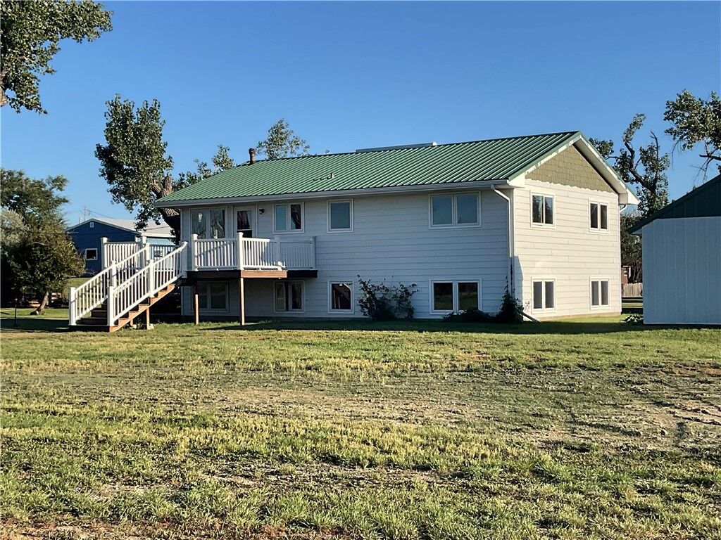 Property Photo: 702 Kramer Street MT 59337