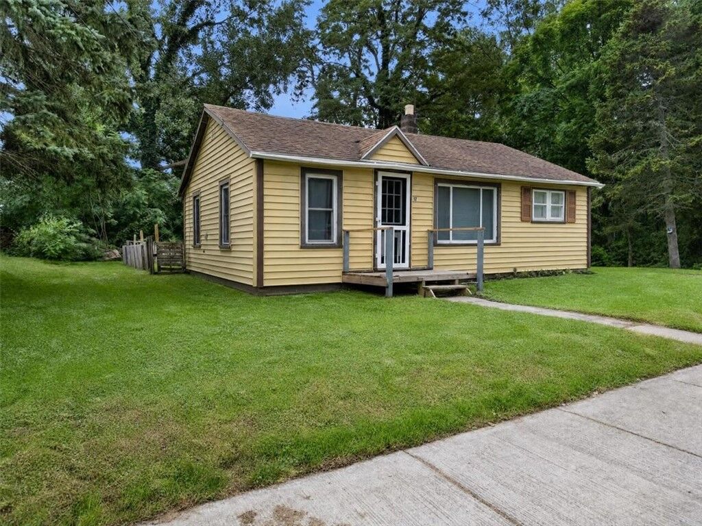 Property Photo:  17 Spring Street  NY 14551 