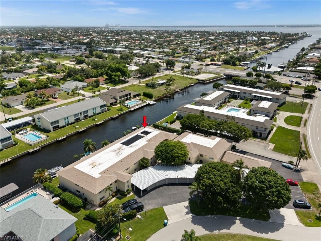Property Photo:  1345 SE 40th Ter 2E  FL 33904 