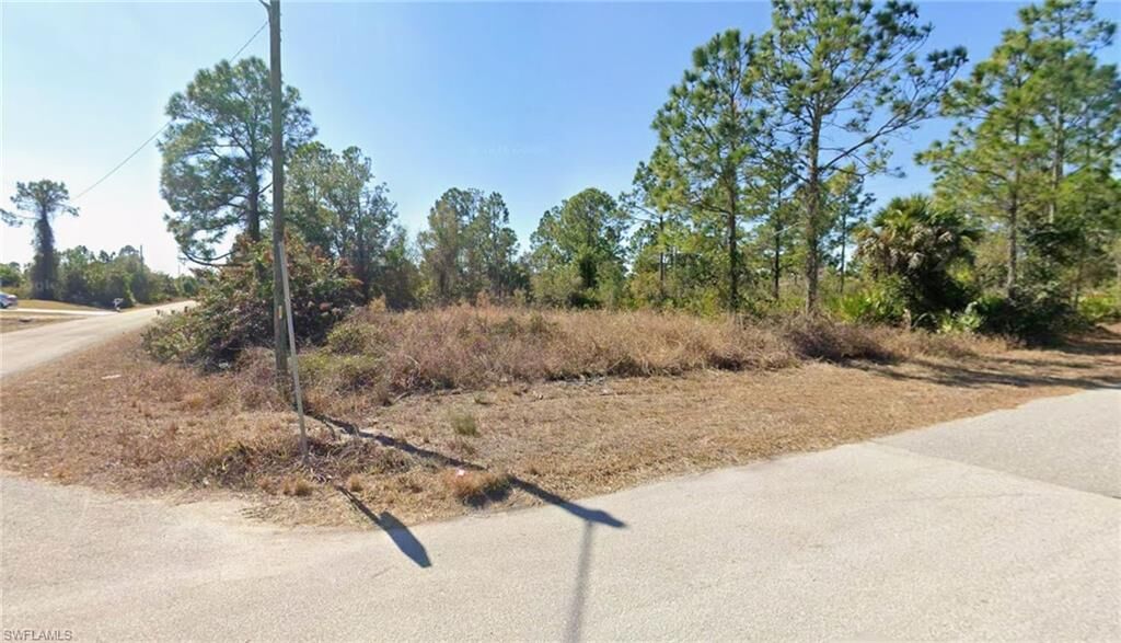 Property Photo: 12 E 11th St FL 33972