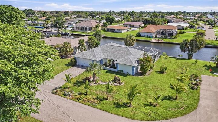 Property Photo:  202 SE 37th Ter  FL 33904 
