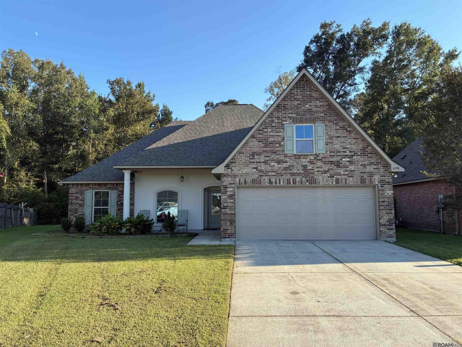 Property Photo:  10190 Angela Dr  LA 70706 