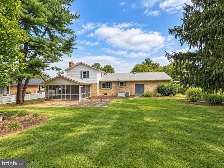 Property Photo: 6903 Greenvale Court MD 21702