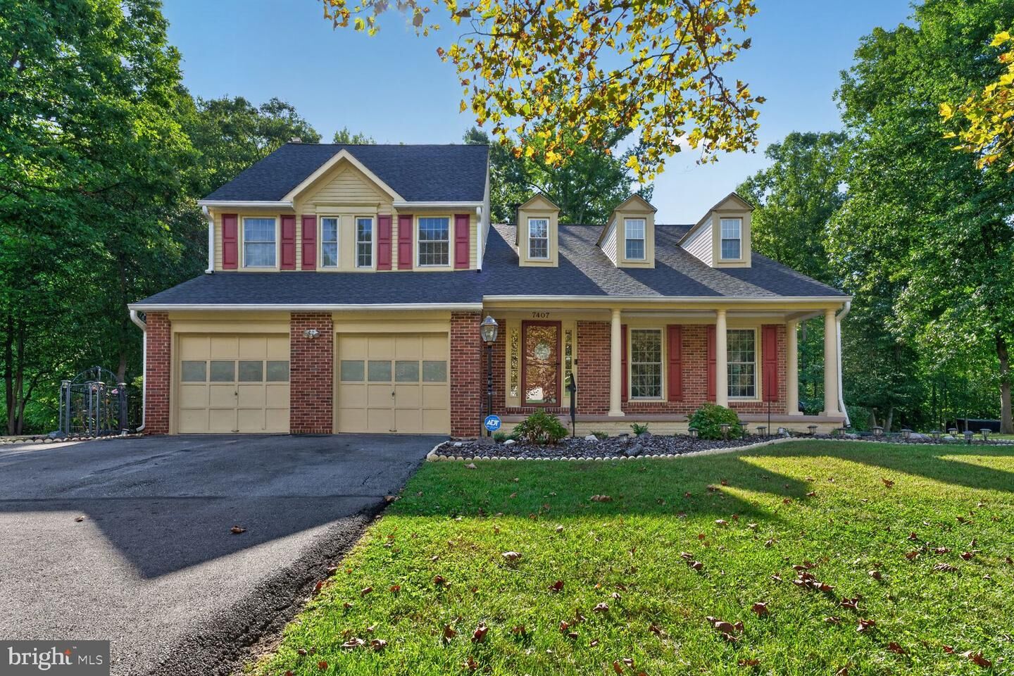 Property Photo: 7407 Lake Glen MD 20769