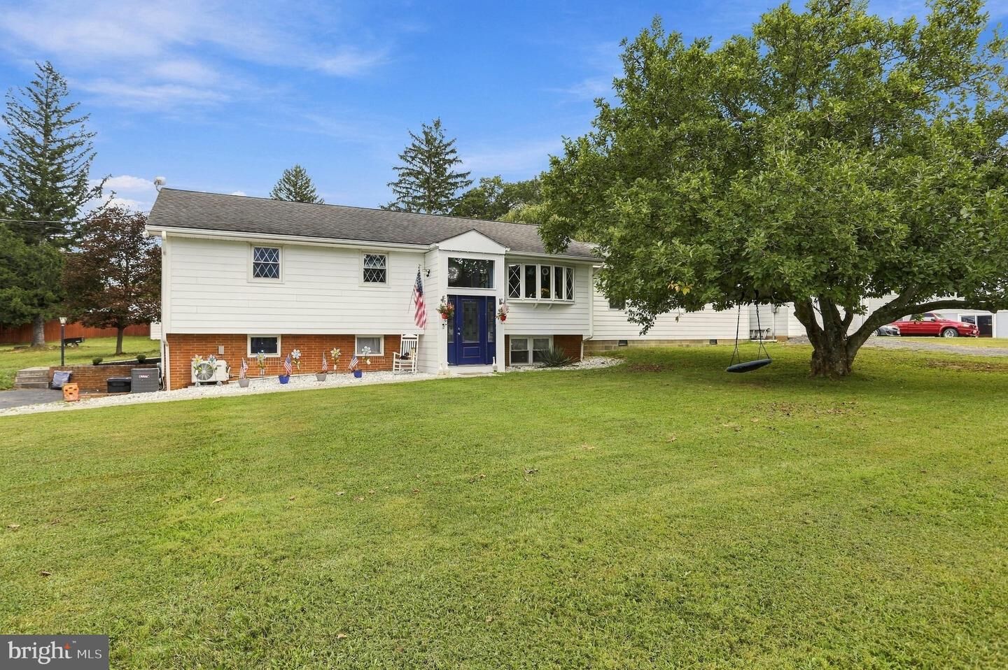Property Photo: 14804 Lone Oak Road MD 21502