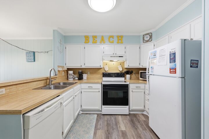 Property Photo:  613 Ocean Blvd. S H2  SC 29582 