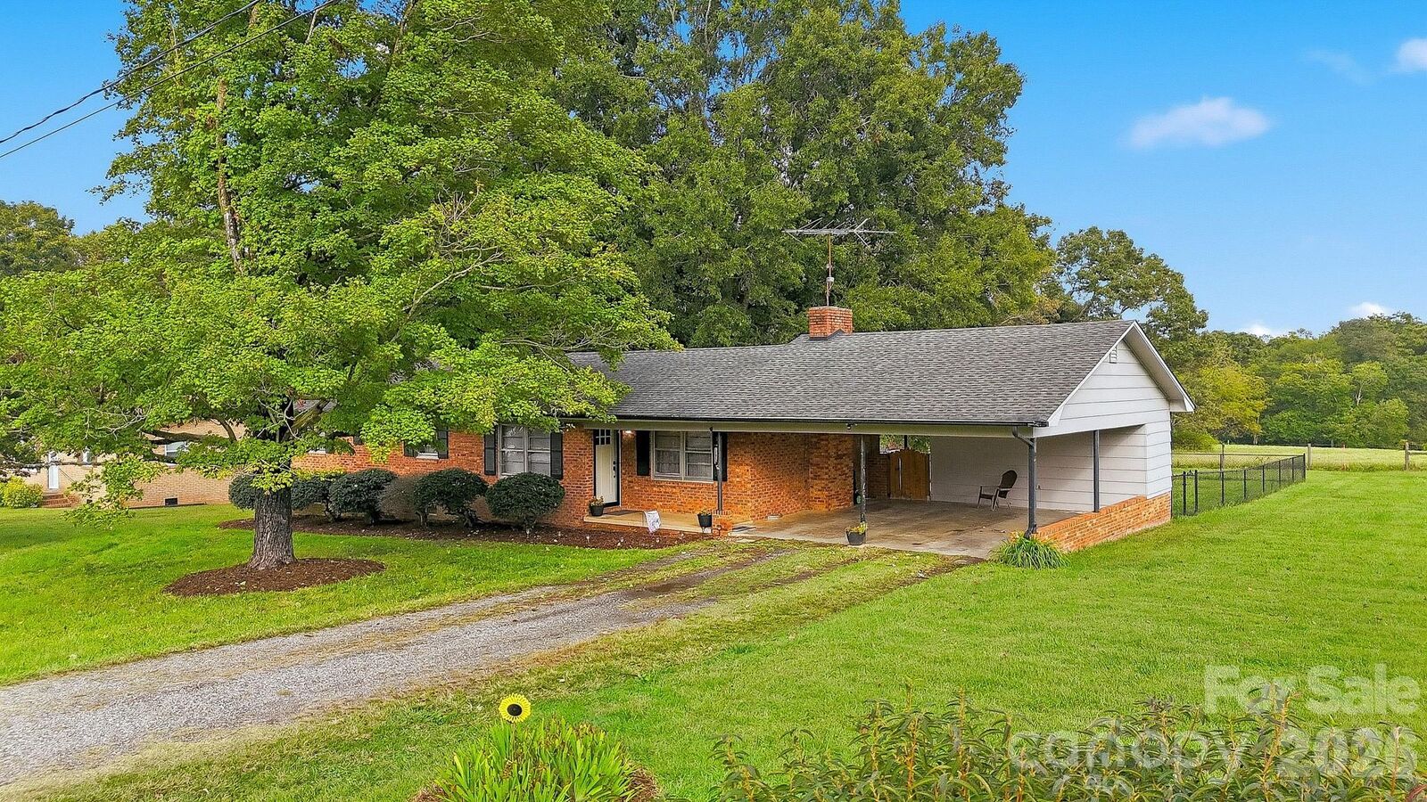 Property Photo: 164 Davidson Court NC 28681