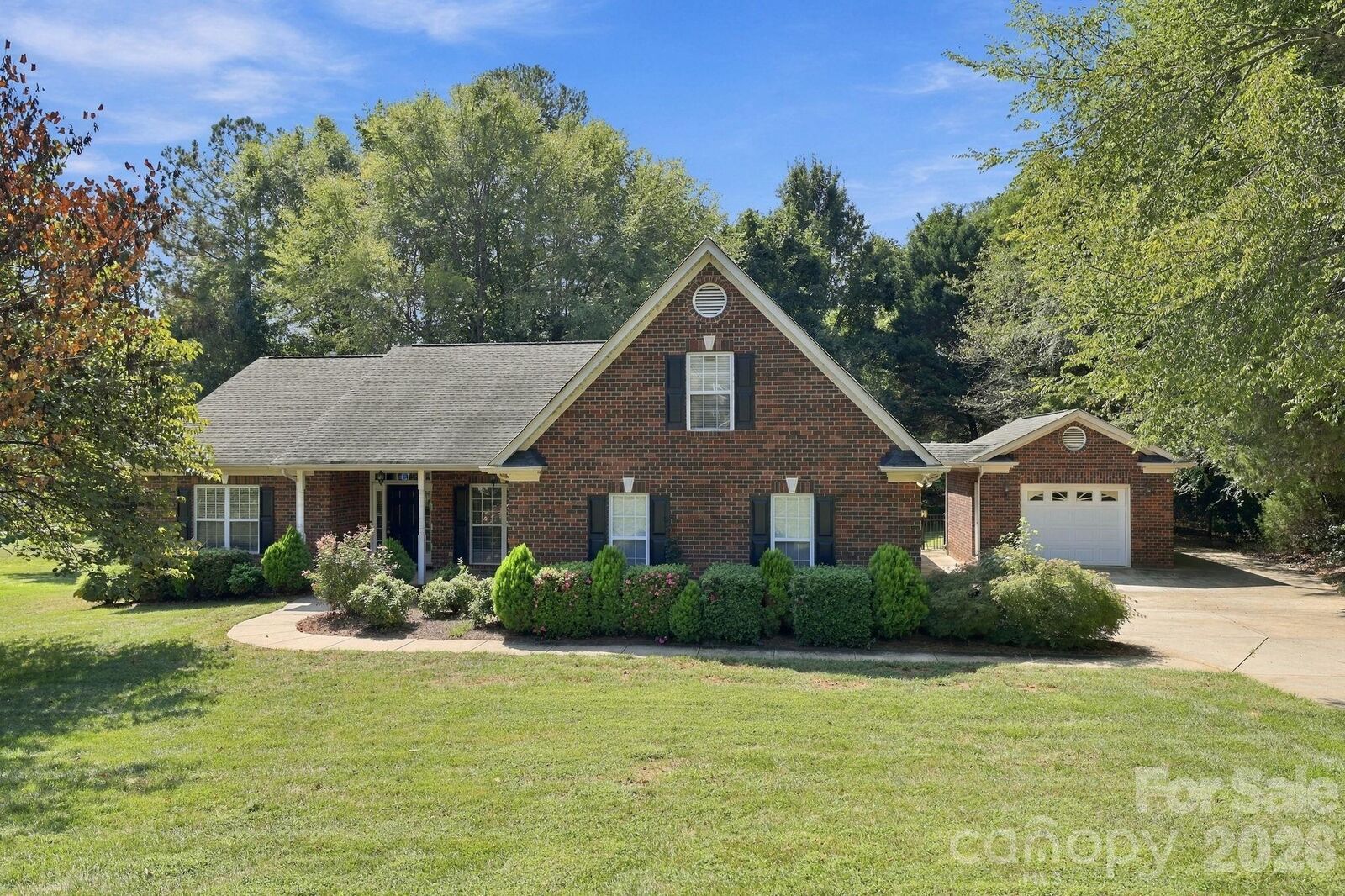 Property Photo: 5911 Sugarcane Court NC 28227