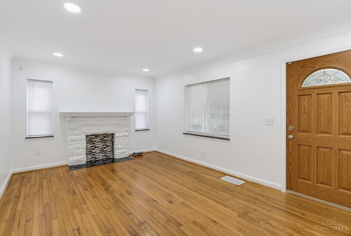 Property Photo: 2034 Sundale Ave OH 45239