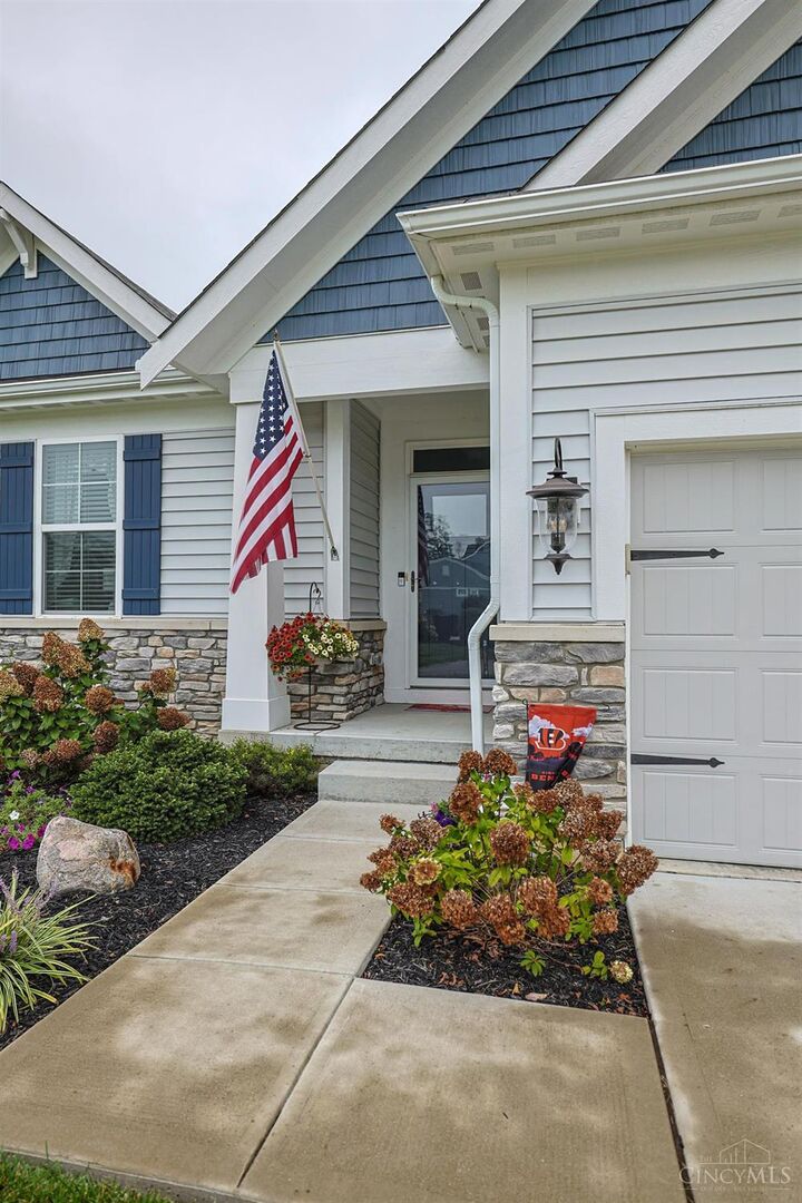 Property Photo: 820 Leeward Court OH 45036