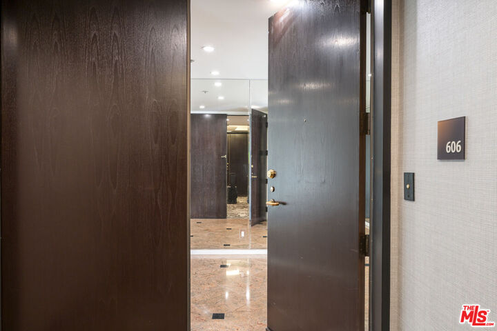 Property Photo:  10430 Wilshire Blvd, Unit 606  CA 90024 