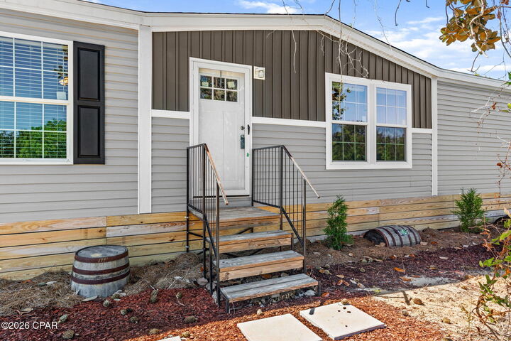 Property Photo: 1224 S Berthe Avenue FL 32404