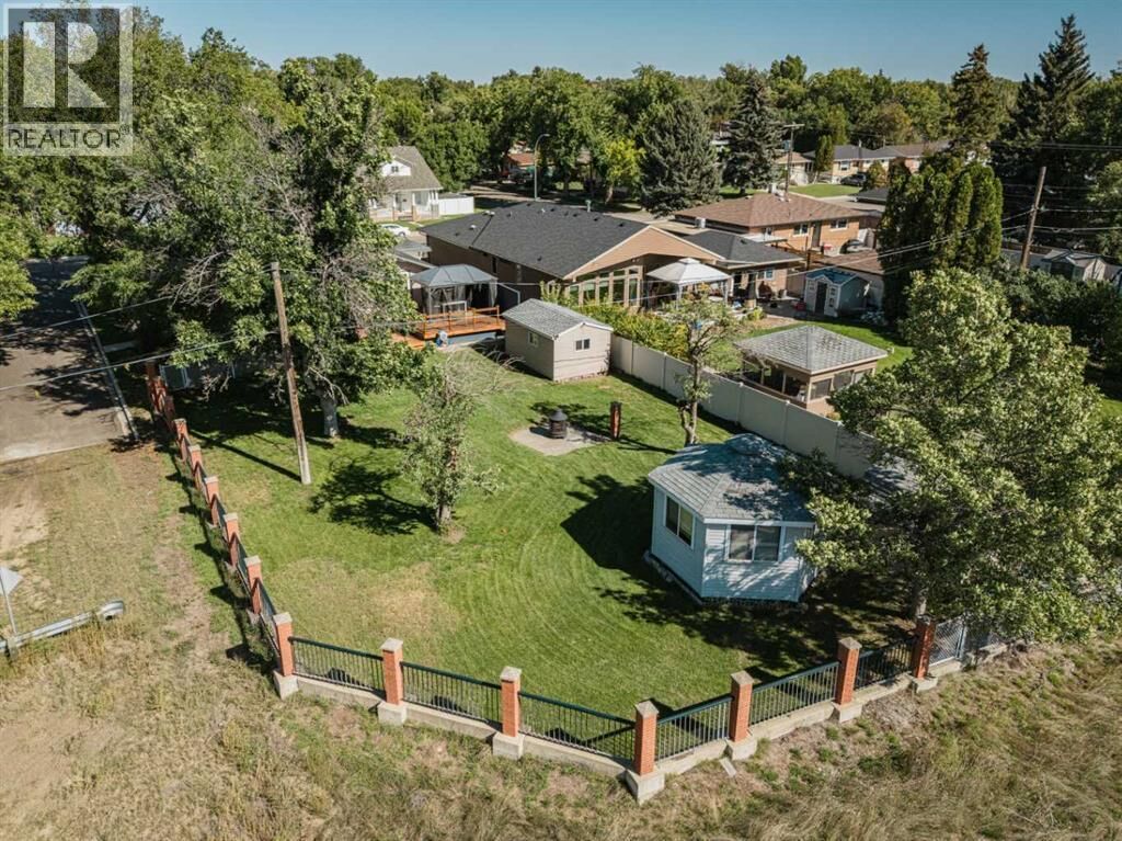 Property Photo: 403 13 Street Southeast AB T1A 1X1