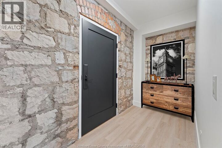Property Photo:  247 Brock Street 101  ON N9V 2H4 