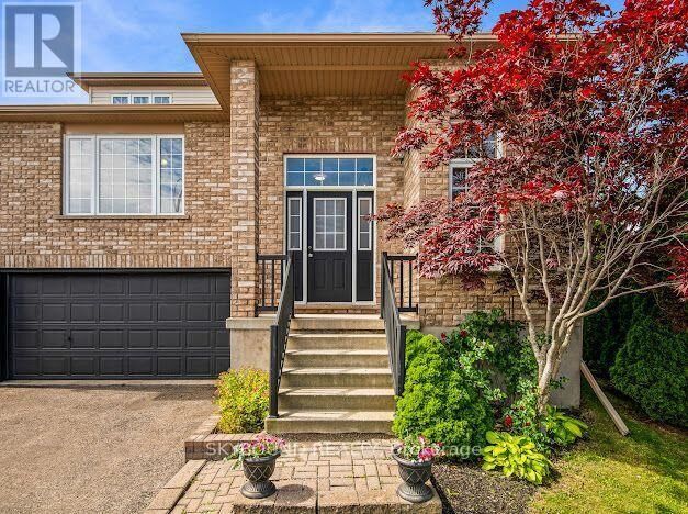 Property Photo:  29 Blue Lace Crescent  ON N2E 3W8 