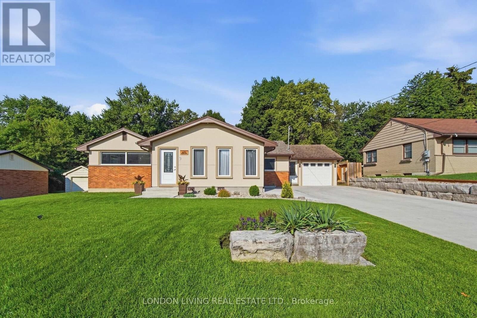 Property Photo:  470 Coombs Avenue  ON N6G 1J7 