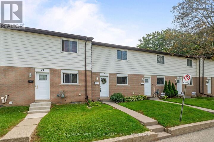 Property Photo:  379 Darling Street 19  ON N3S 7G4 