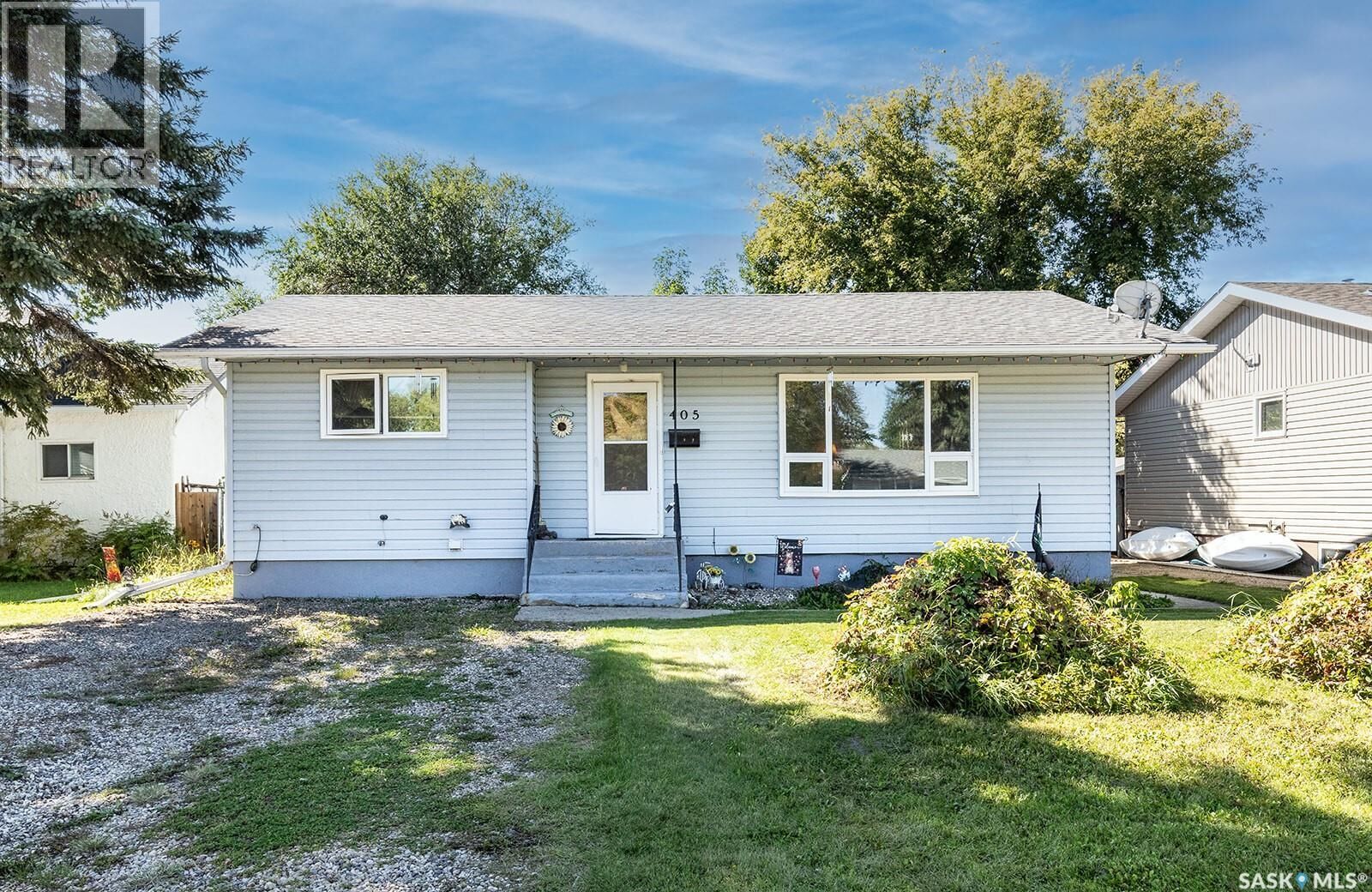Property Photo:  405 4th Avenue E  SK S0K 4T0 