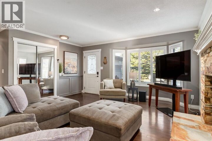 Property Photo:  505 Edgebank Place Northwest  AB T3A 4V6 