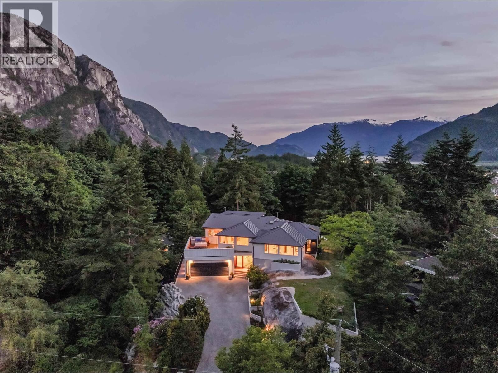 Property Photo: 38243 Vista Crescent BC V8B 0B1