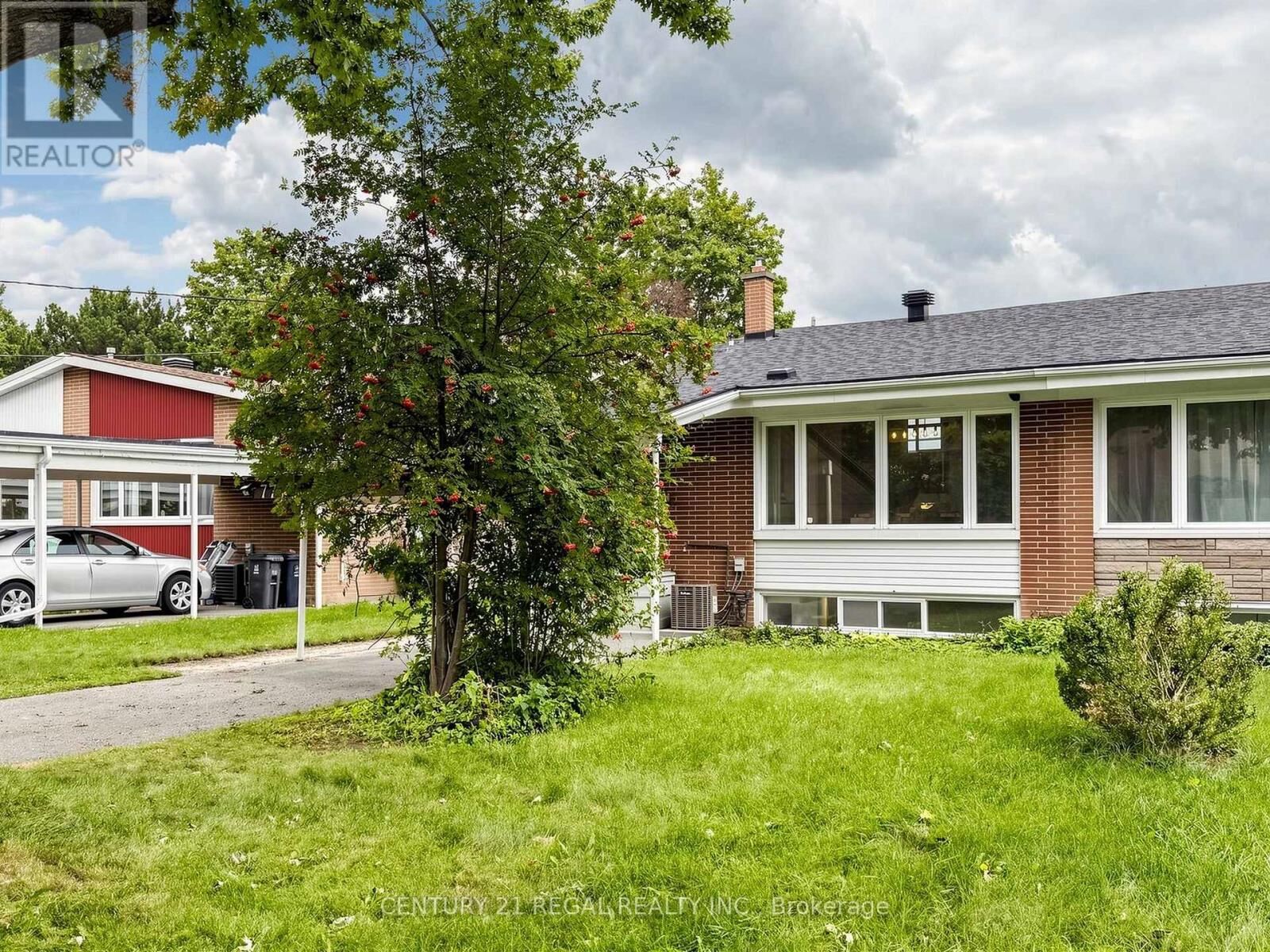 Property Photo: 77 Billington Crescent ON M3A 2G7
