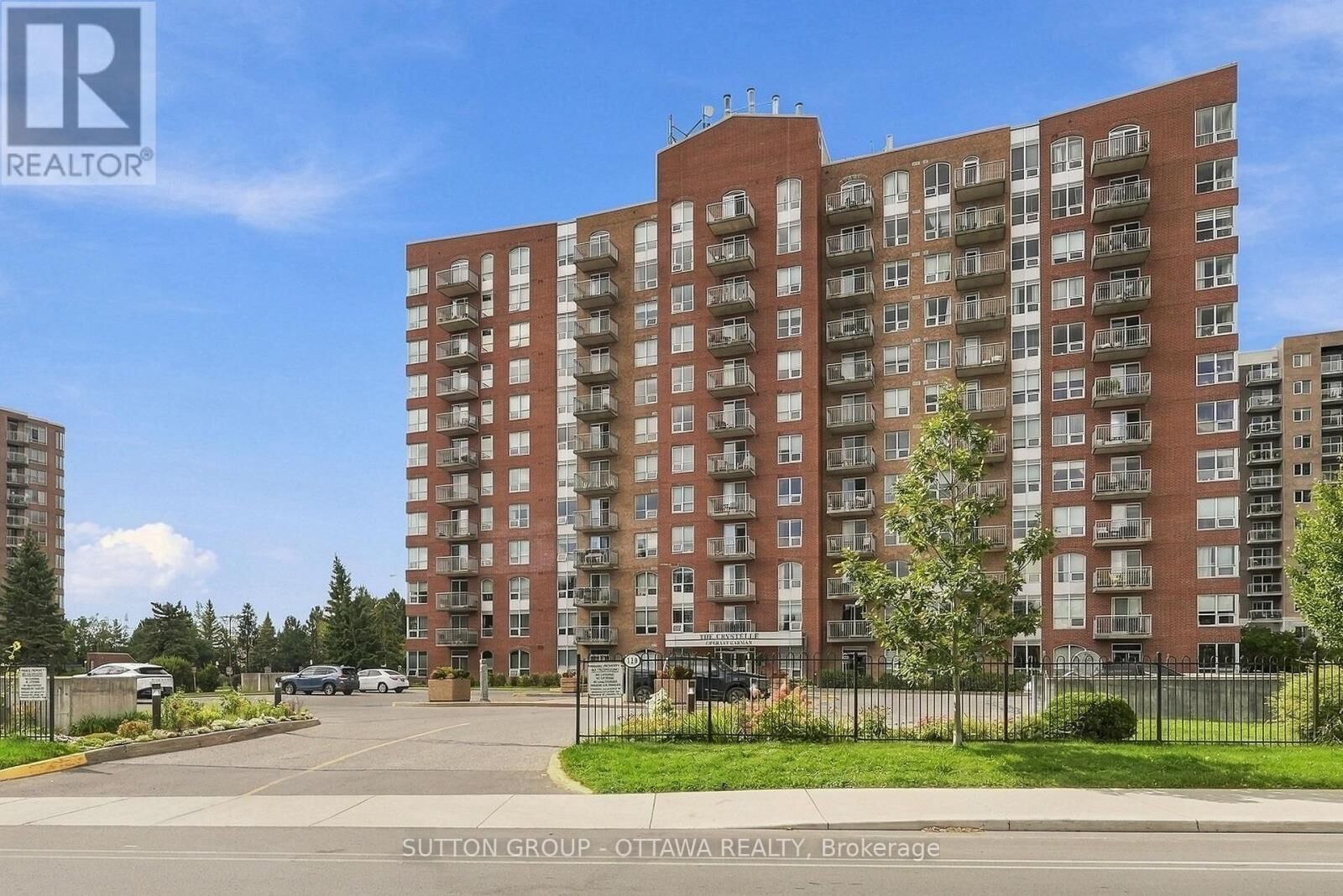 Property Photo:  120 Grant Carman Drive 802  ON K2E 1C8 