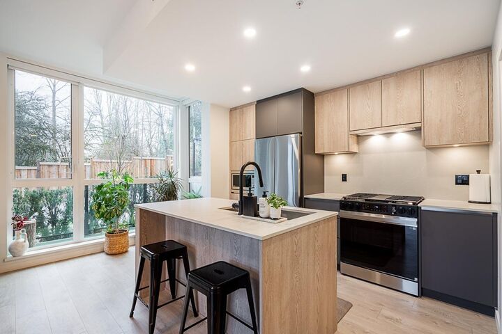 Property Photo:  19577 65B Avenue 105  BC V4N 6Y3 