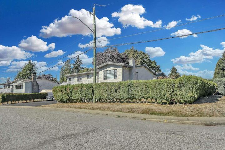 Property Photo:  11183 74A Avenue  BC V4C 7C4 