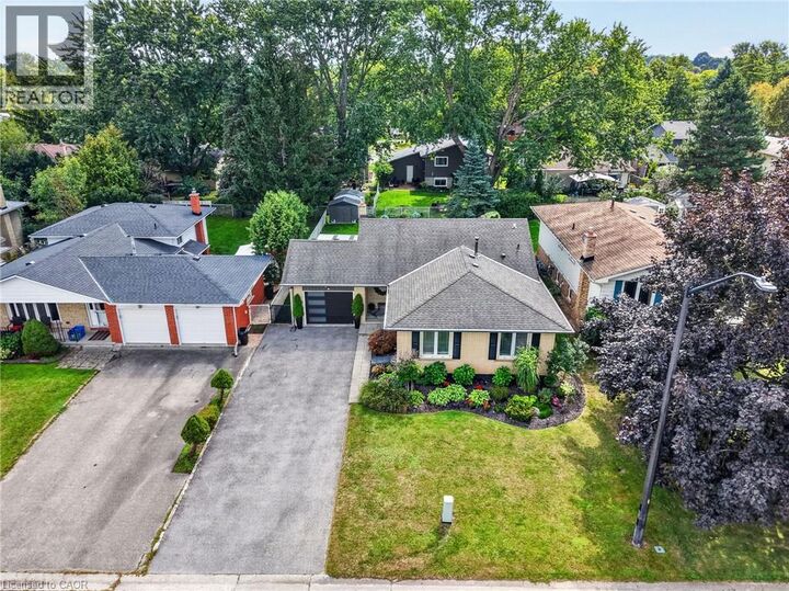 Property Photo:  5 Hidden Court  ON N3R 6P4 