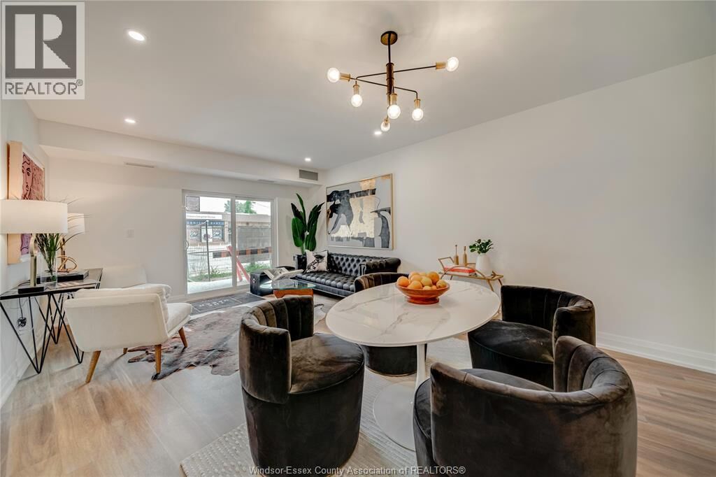 Property Photo:  11957 Tecumseh Road East 101  ON N8R 1L0 
