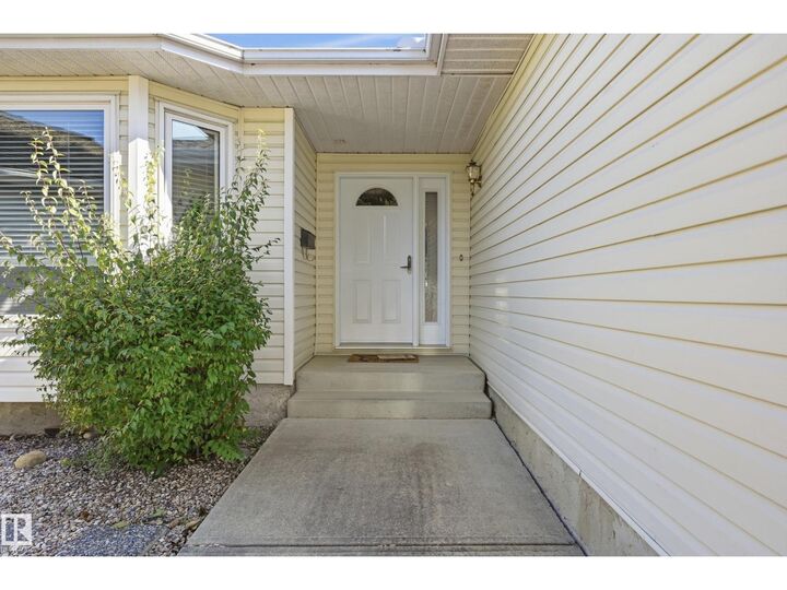 Property Photo: 11102 11A Av NW AB T6J 6R9