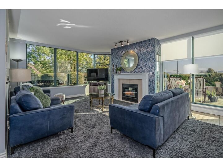 Property Photo:  32330 South Fraser Way 302  BC V2T 1X1 