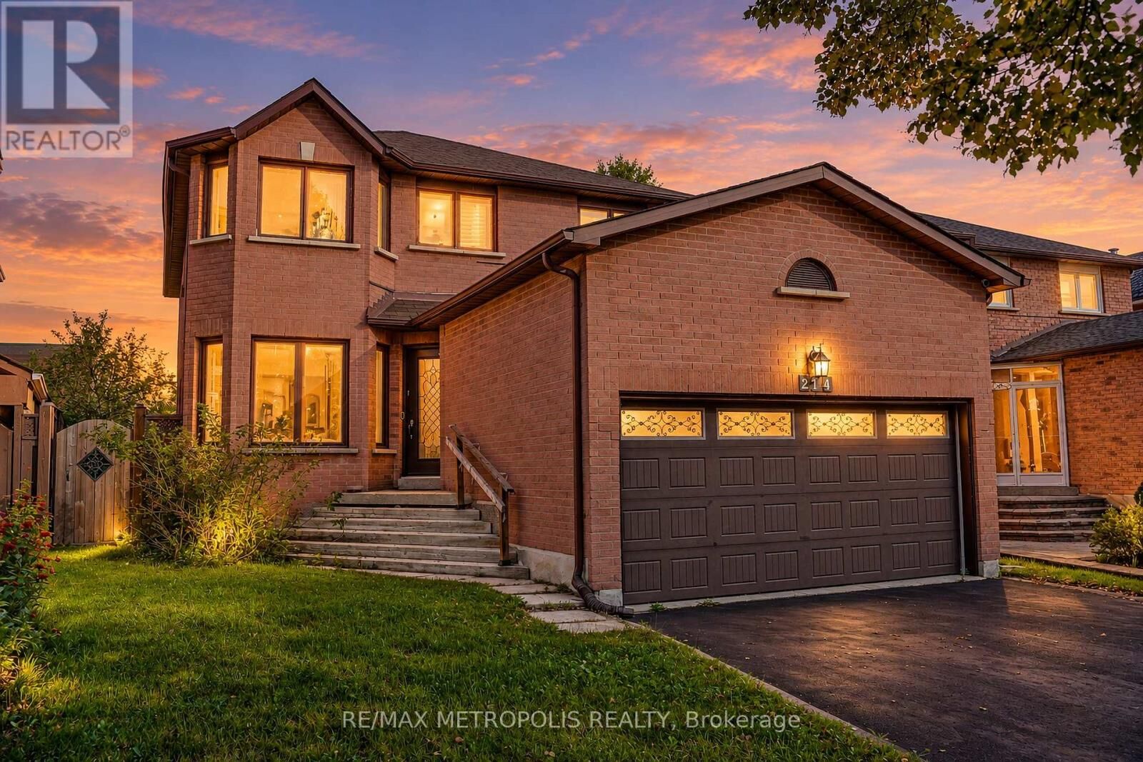 Property Photo:  214 Elson Street  ON L3S 3B9 