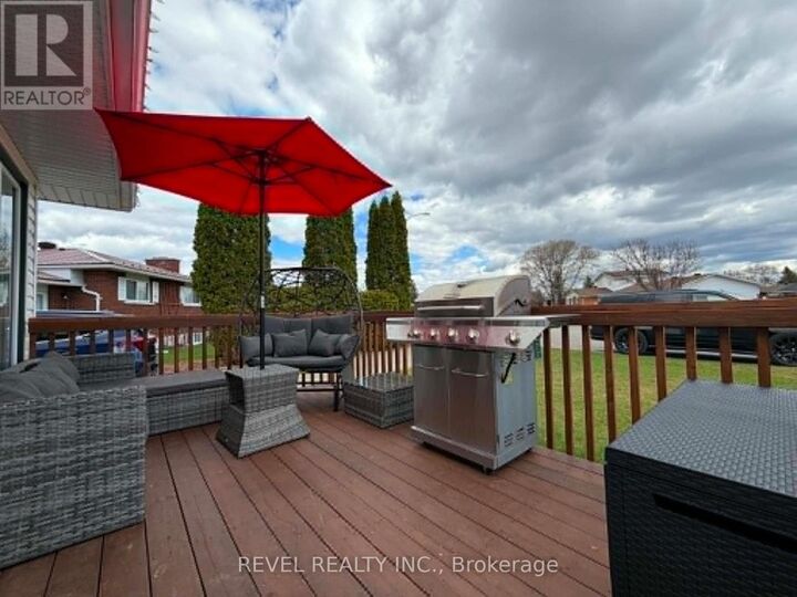 Property Photo:  315 Frontenac Crescent  ON P4N 7M2 