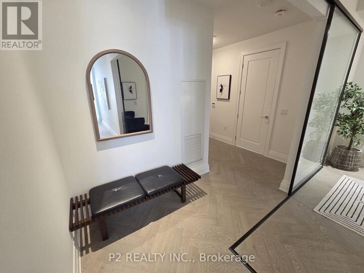 Property Photo: 2 Forest Hill Road 411 ON M4V 2L3
