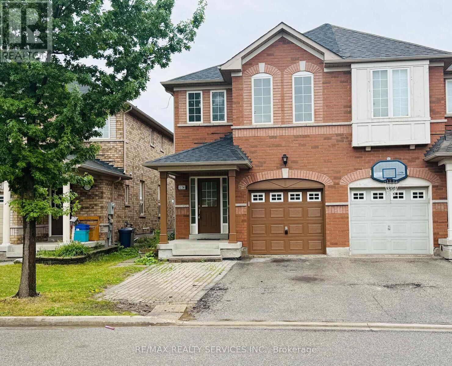Property Photo:  1134 Houston Drive  ON L9T 6E8 