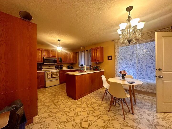 Property Photo: 46 Guymer Crescent MB R9A 1R7