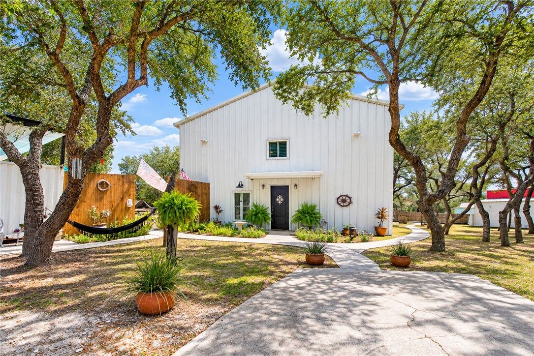 Property Photo: 1324 N Verne Street TX 78382