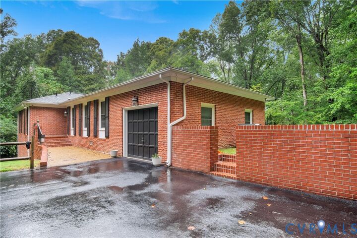 Property Photo: 202 Princess Lane VA 23188