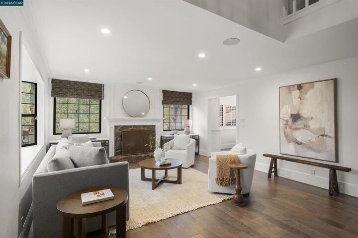 Property Photo: 330 Twin Peaks Ln CA 94507