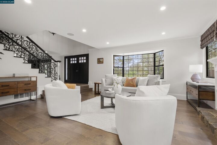 Property Photo: 330 Twin Peaks Ln CA 94507