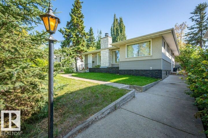 Property Photo:  40 Birch Drive  AB T8N 0E3 