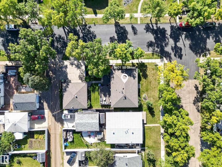 Property Photo:  9401 98 Street  AB T8L 1T2 