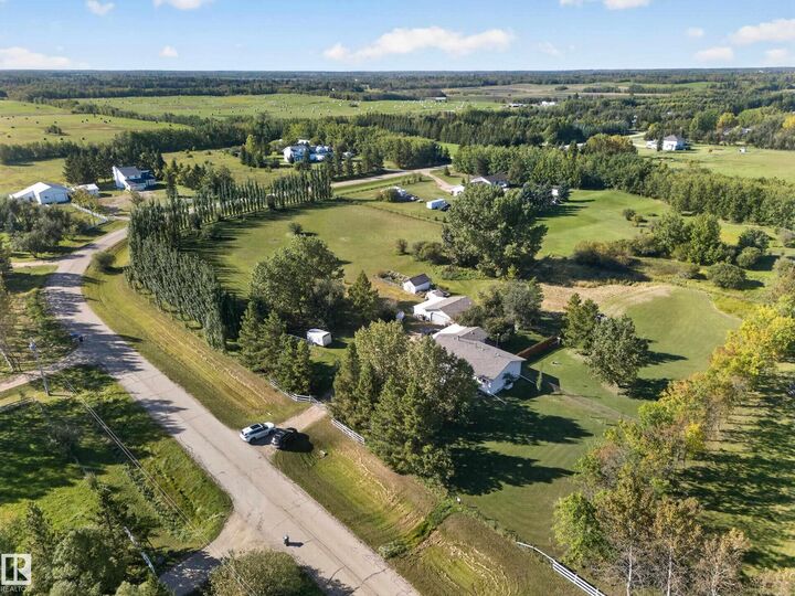 Property Photo:  52249 Rge Road 222 158  AB T8C 1J2 