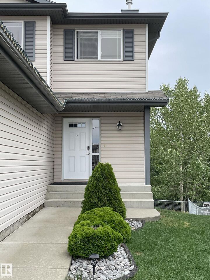Property Photo:  11807 171 Avenue NW  AB T5X 6H8 