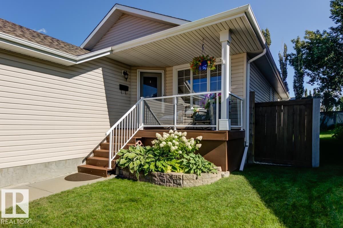 Property Photo:  3 Rue Brunelle  AB T4X 1P5 