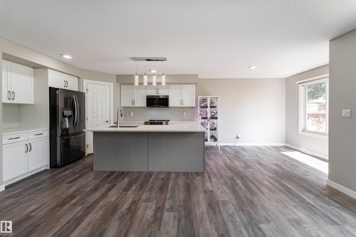 Property Photo:  101 Rue Monique  AB T4X 0A1 