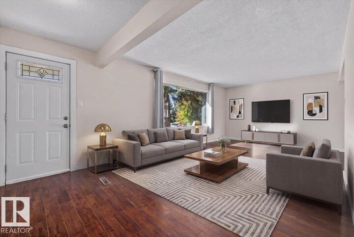 Property Photo:  11516 44 Avenue NW  AB T6J 0Z5 