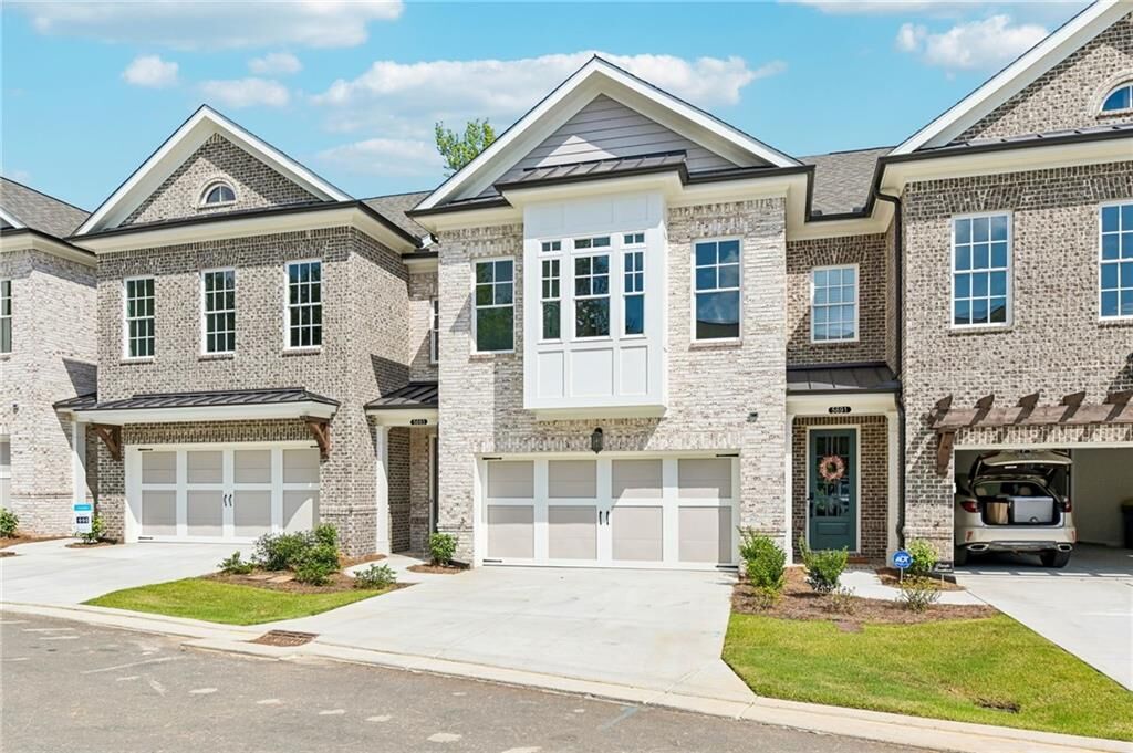 Property Photo: 5679 Broad River View 438 GA 30092